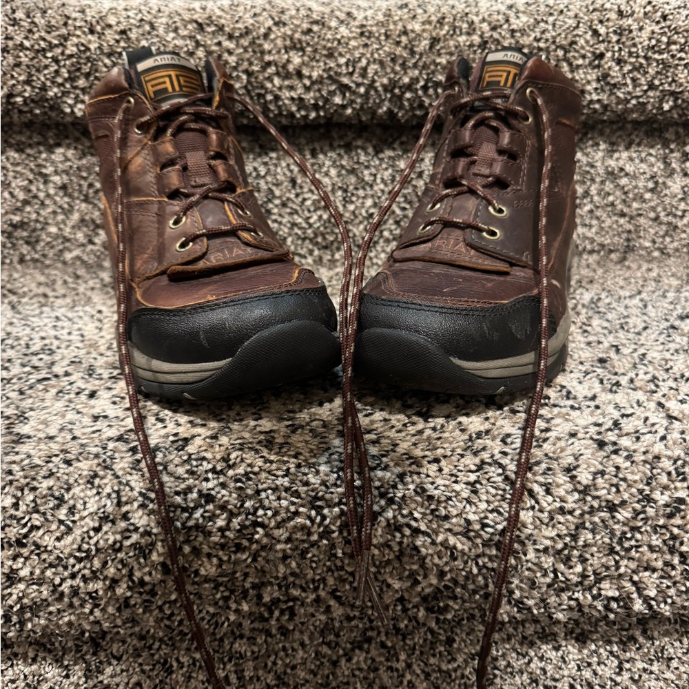 Women’s Ariat work shoes